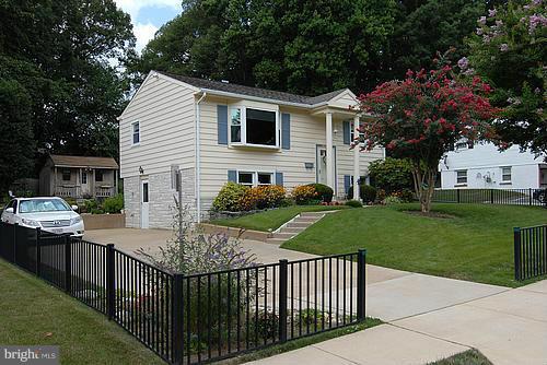 14986 Alaska Road Woodbridge, VA 22191 - Photo 3 of 30 Exterior (General)