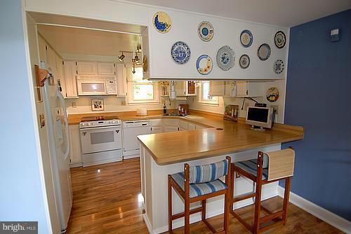 14986 Alaska Road Woodbridge, VA 22191 - Photo 7 of 30 Kitchen