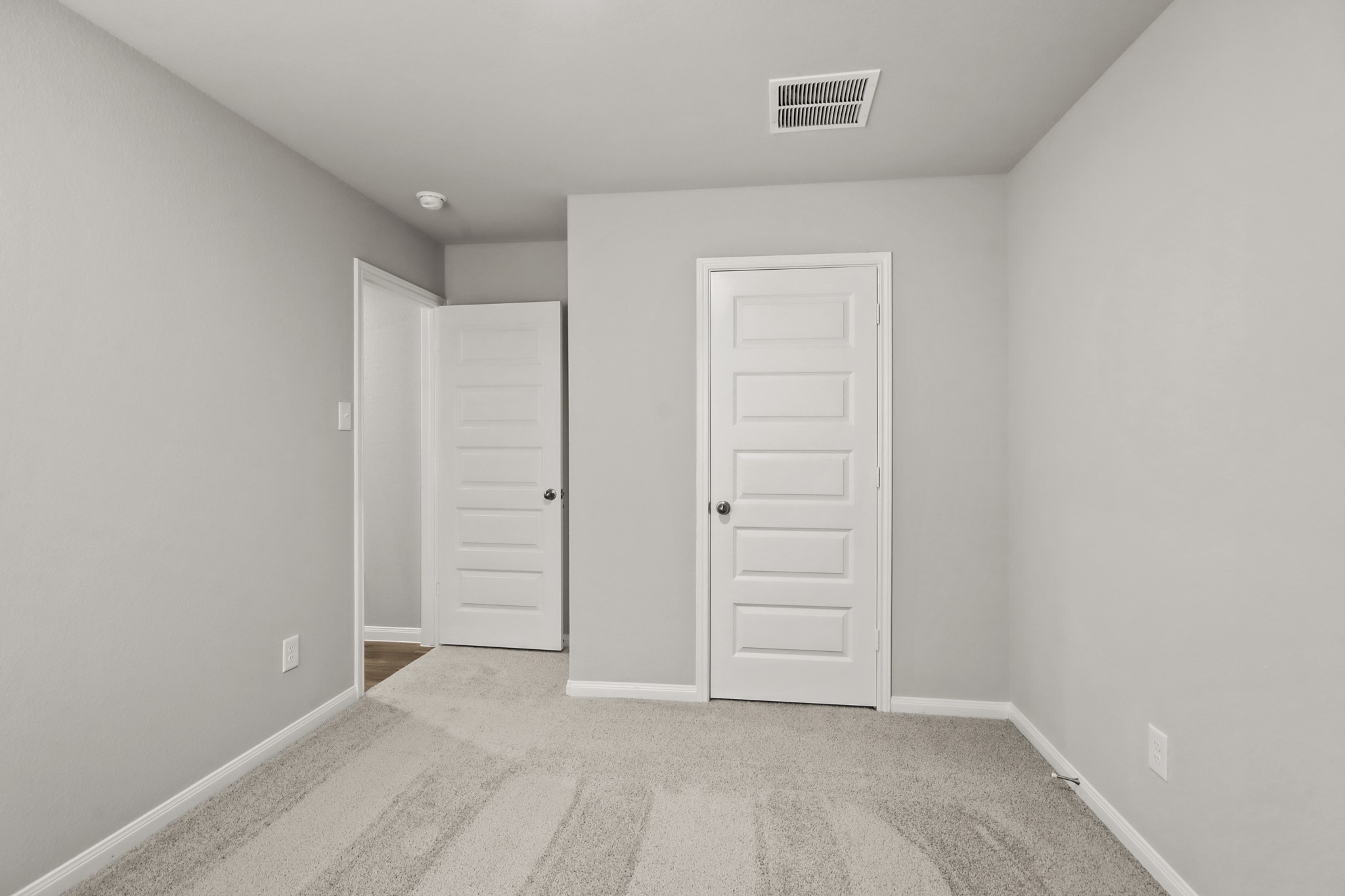 9227 Grace Rdg Drive Willis, TX 77318 - Photo 14 of 23 an empty room with closet