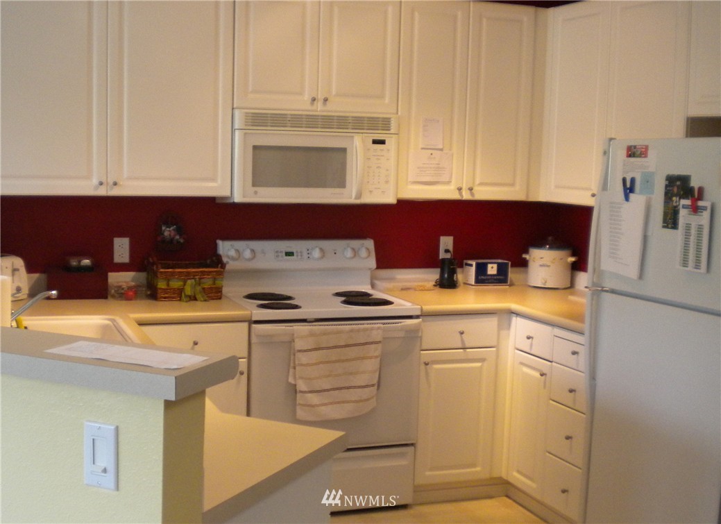 17689 134th Lane Southeast Renton, WA 98058 - Photo 3 of 18 Gallery Image 3