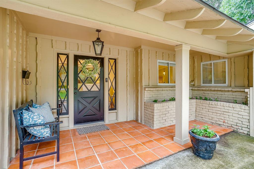 4316 West Clayton Road Fort Worth, TX 76116 - Photo 2 of 37 Charming front porch
