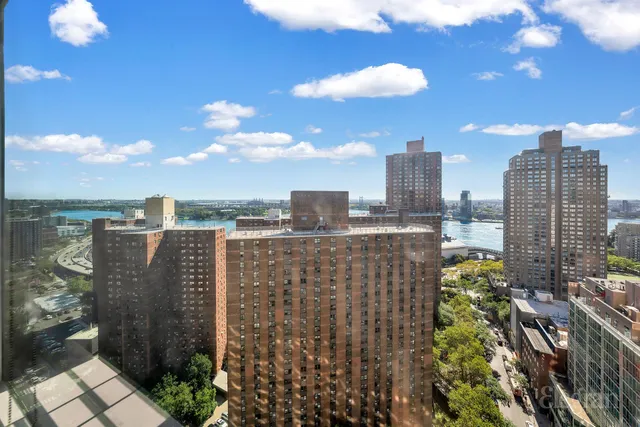 $626,000 | 340 East 93rd Street, Unit 29I | Upper East Side