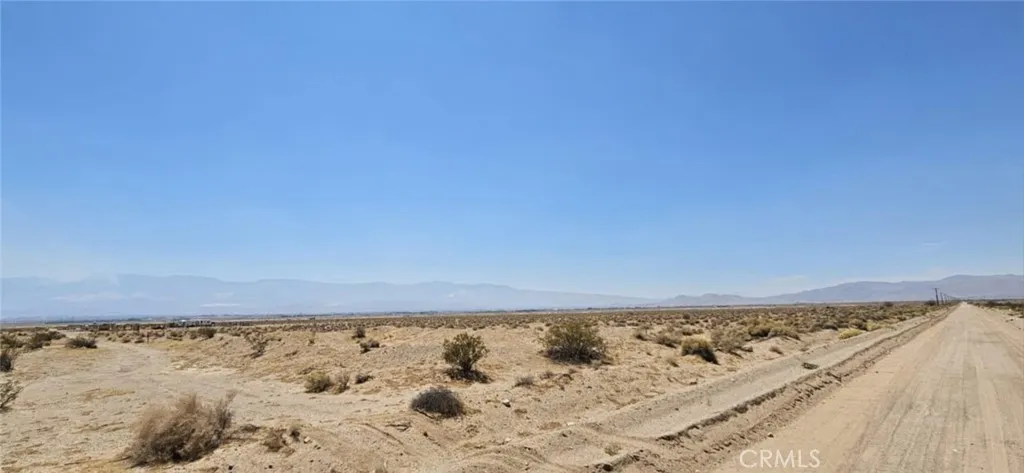 800 Granite Road Lucerne Valley, CA 92356 - Photo 1 of 4 a view of an ocean