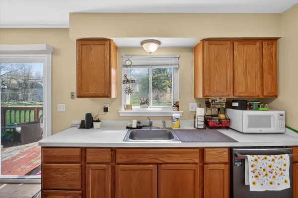 $274,900 | 893 Sherry Drive, Lake Orion, MI 48362