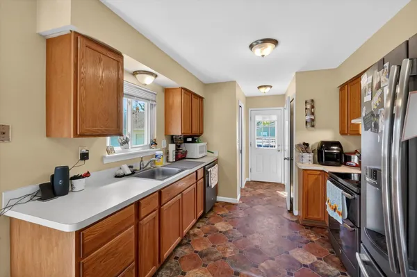 $274,900 | 893 Sherry Drive, Lake Orion, MI 48362