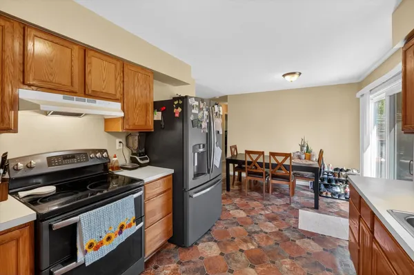 $274,900 | 893 Sherry Drive, Lake Orion, MI 48362