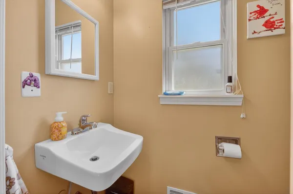 $274,900 | 893 Sherry Drive, Lake Orion, MI 48362