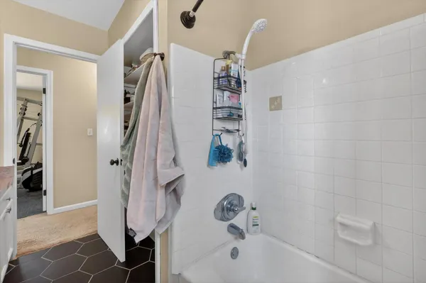 $274,900 | 893 Sherry Drive, Lake Orion, MI 48362