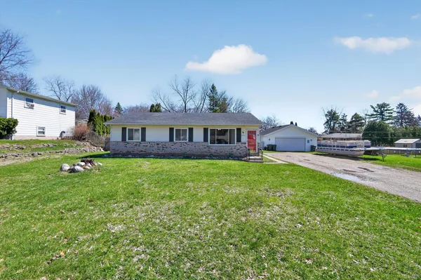 $274,900 | 893 Sherry Drive, Lake Orion, MI 48362