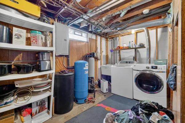 $274,900 | 893 Sherry Drive, Lake Orion, MI 48362