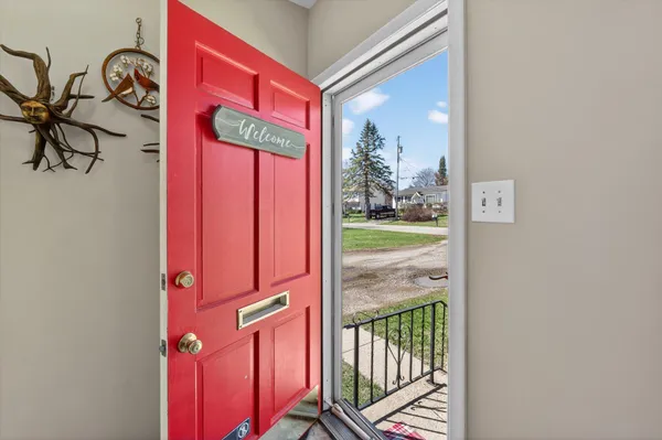 $274,900 | 893 Sherry Drive, Lake Orion, MI 48362