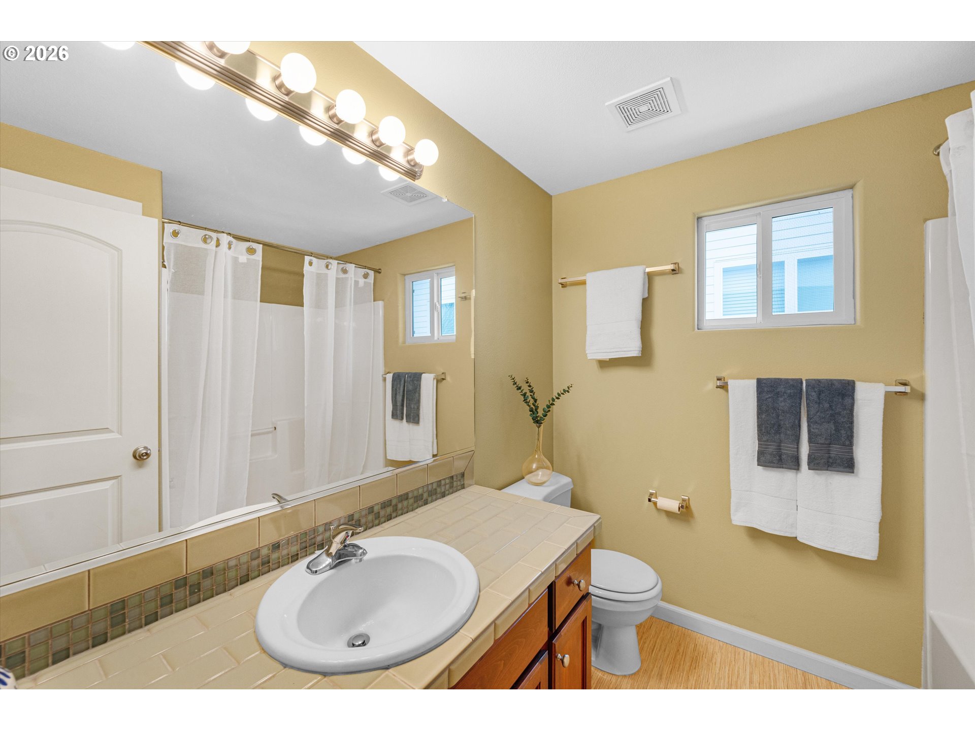 3368 North Russet Street Portland, OR 97217 - Photo 19 of 24 Bathroom