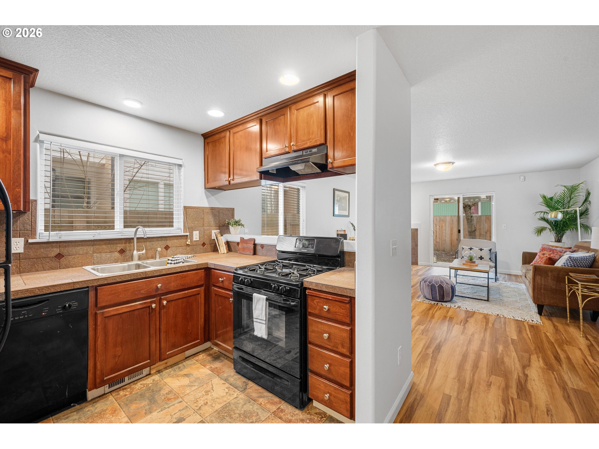 3368 North Russet Street Portland, OR 97217 - Photo 8 of 24 Kitchen