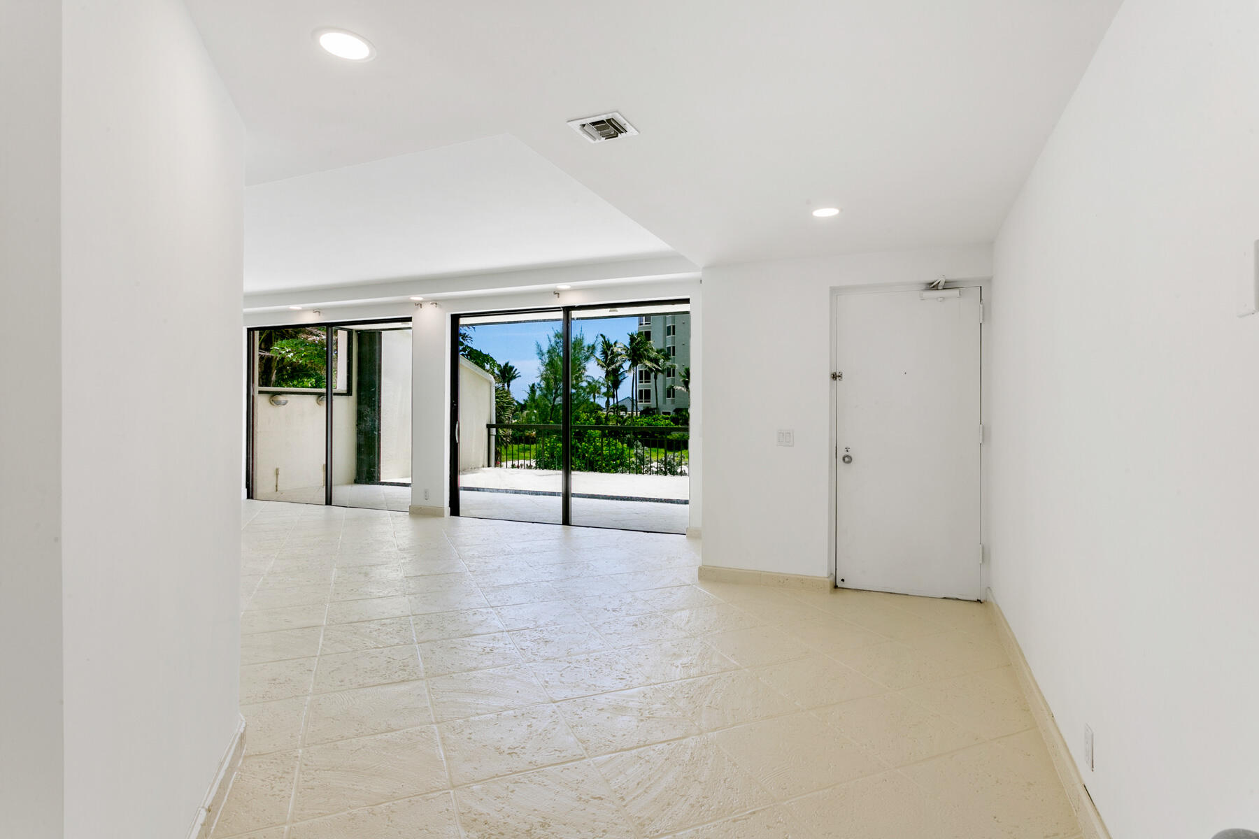 3980 North Ocean Drive, Unit OV1 Riviera Beach, FL 33404 - Photo 2 of 80 Foyer
