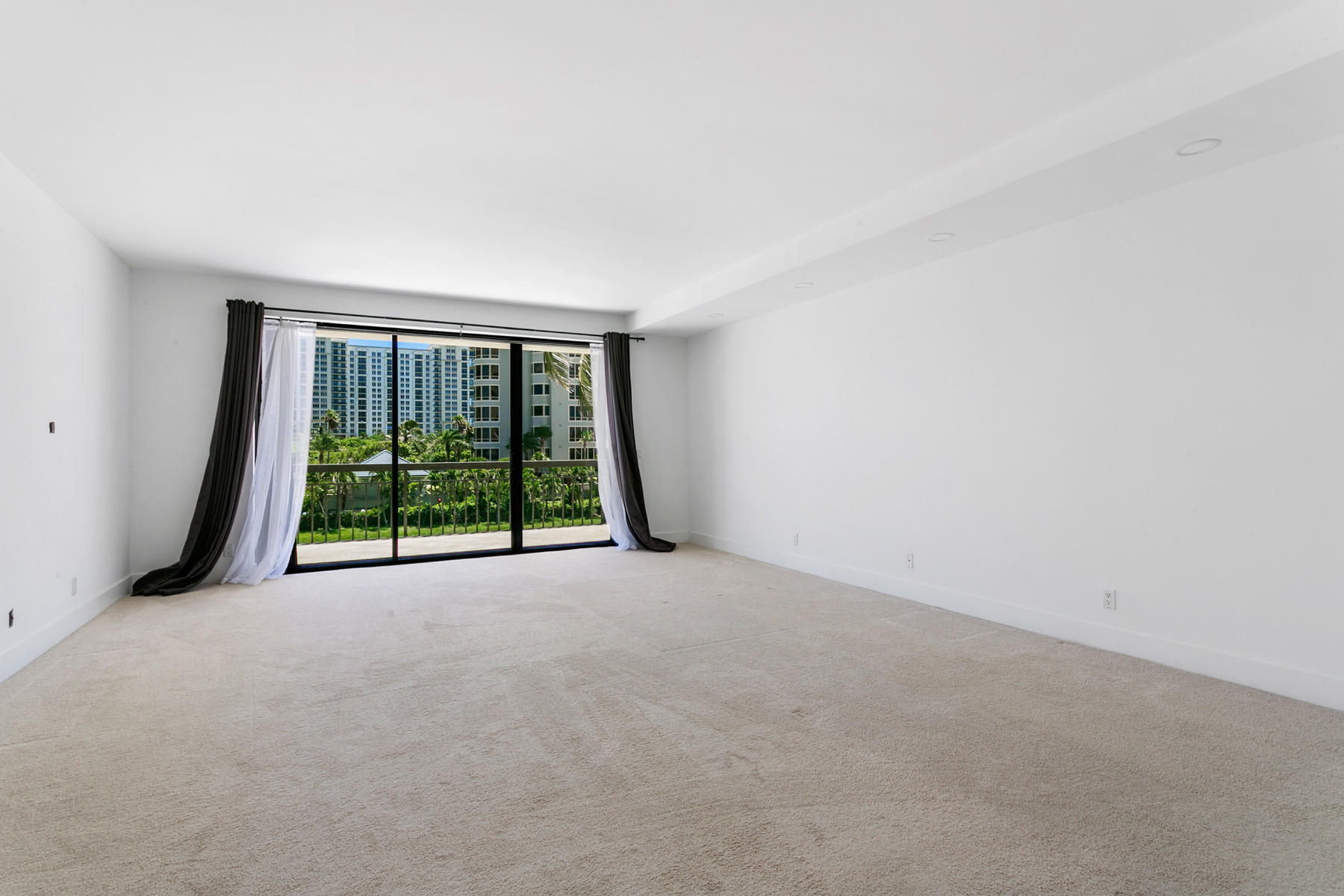 3980 North Ocean Drive, Unit OV1 Riviera Beach, FL 33404 - Photo 25 of 80 Master Bedroom