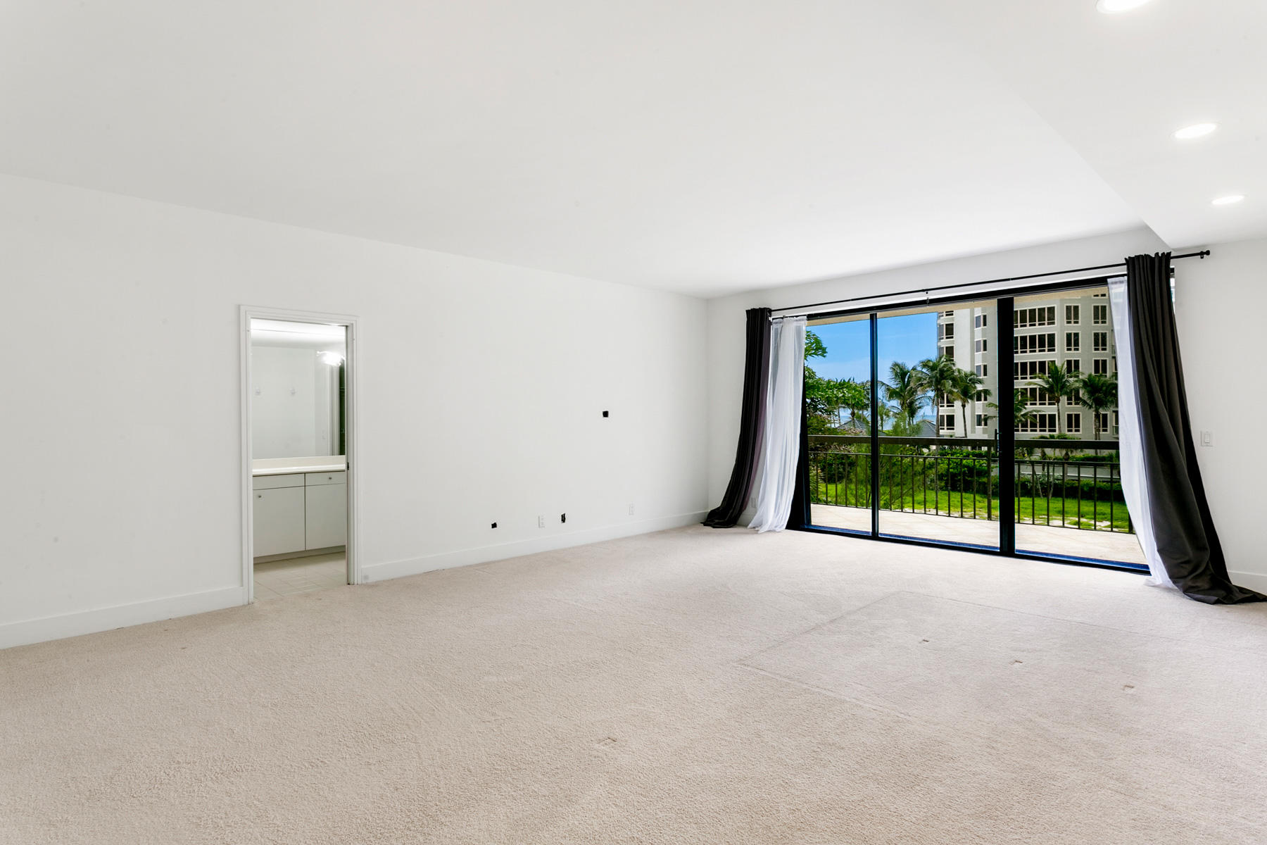 3980 North Ocean Drive, Unit OV1 Riviera Beach, FL 33404 - Photo 28 of 80 Master Bedroom