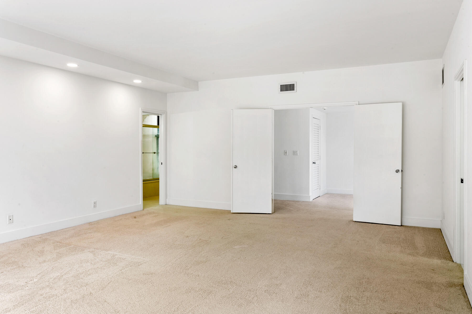 3980 North Ocean Drive, Unit OV1 Riviera Beach, FL 33404 - Photo 31 of 80 Master Bedroom
