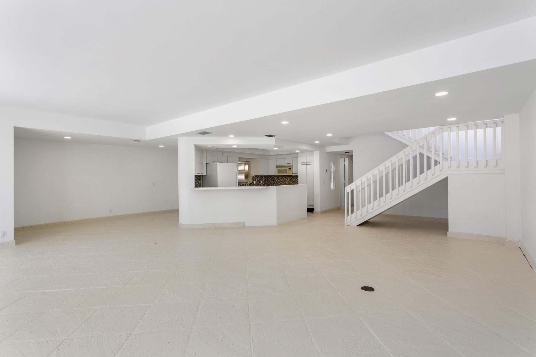 3980 North Ocean Drive, Unit OV1 Riviera Beach, FL 33404 - Photo 9 of 80 Living Room + Kitchen