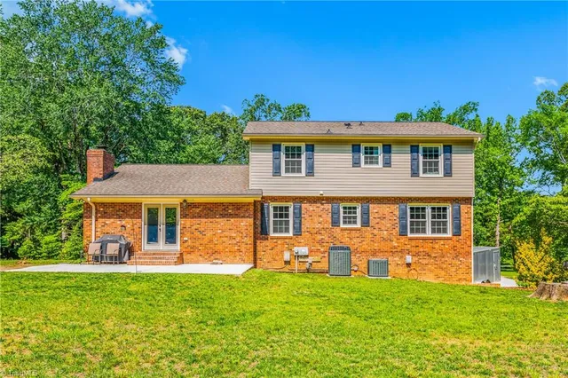 $550,000 | 7524 Whitaker Drive, Summerfield, NC 27358