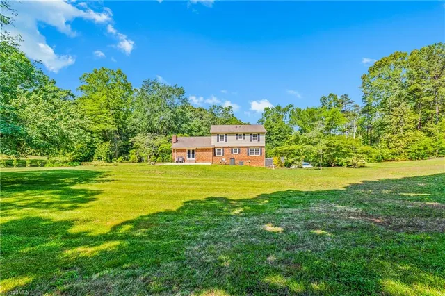$550,000 | 7524 Whitaker Drive, Summerfield, NC 27358