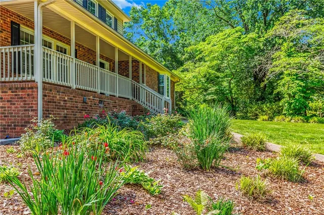 $550,000 | 7524 Whitaker Drive, Summerfield, NC 27358