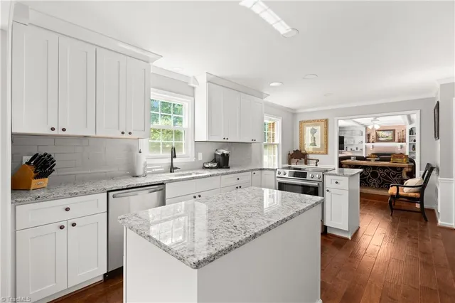 $550,000 | 7524 Whitaker Drive, Summerfield, NC 27358