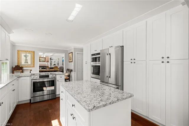 $550,000 | 7524 Whitaker Drive, Summerfield, NC 27358