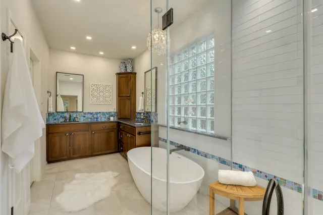 $1,348,999 | 11708 Palisades Parkway, Austin, TX 78732