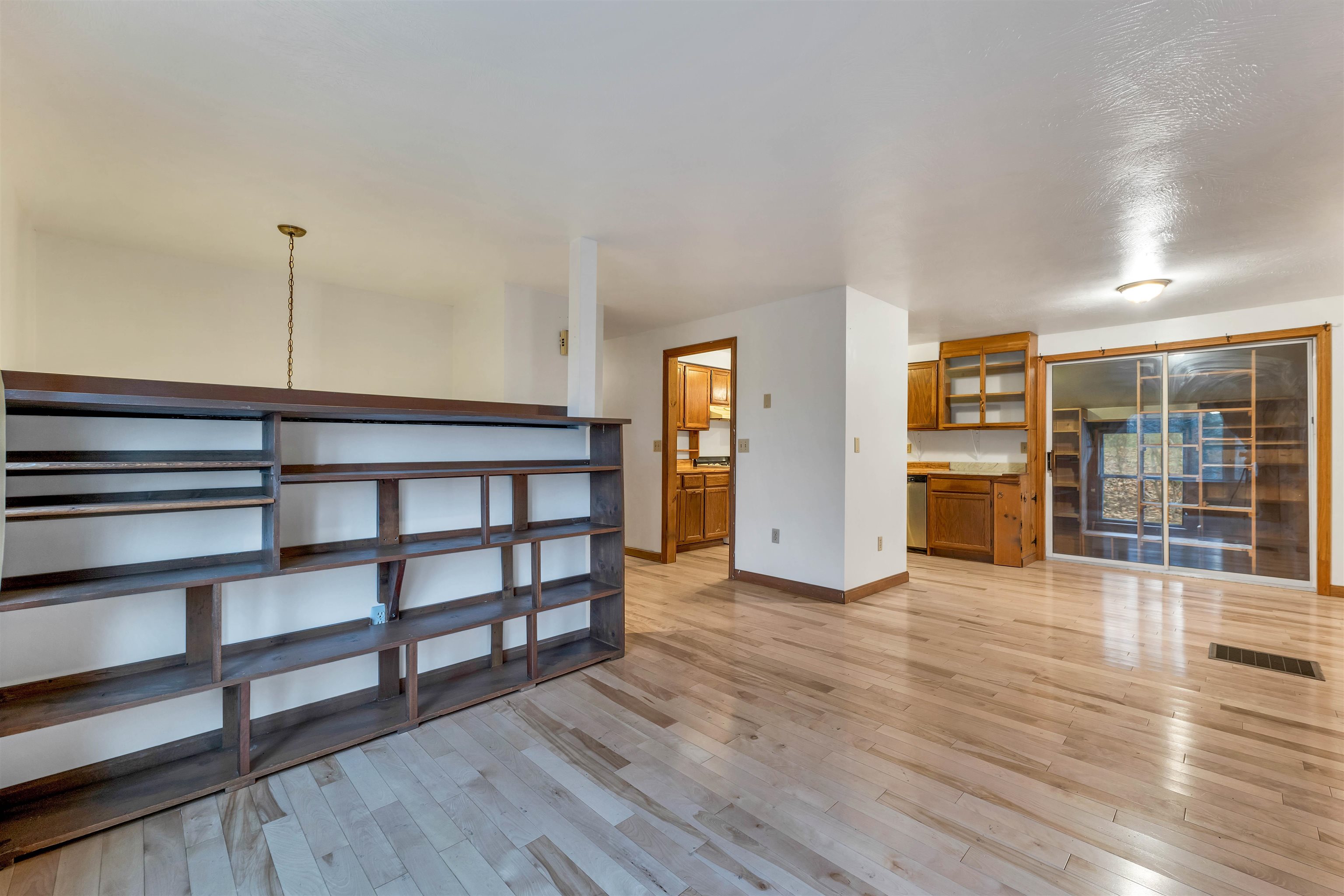 154 Mountain Road Deerfield, NH 03037 - Photo 8 of 47