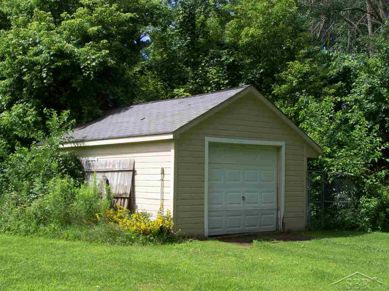 12215 West Freeland Road Freeland, MI 48623 - Photo 18 of 25 31201567-17.JPG