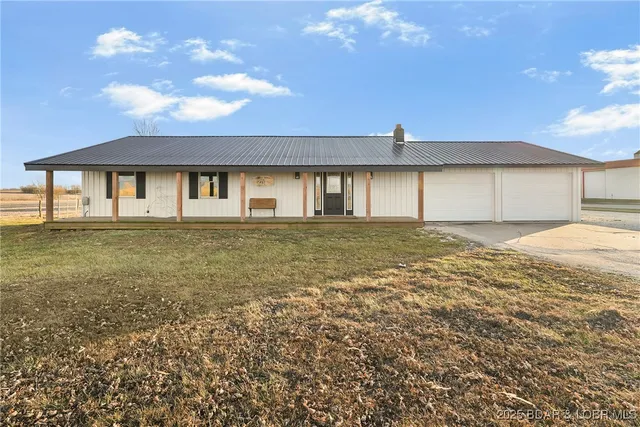 $385,000 | 69985 Highway 50, Tipton, MO 65081