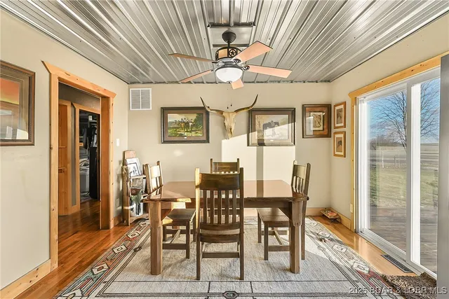 $385,000 | 69985 Highway 50, Tipton, MO 65081