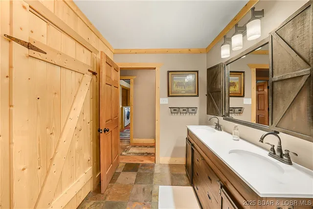 $385,000 | 69985 Highway 50, Tipton, MO 65081