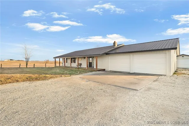 $385,000 | 69985 Highway 50, Tipton, MO 65081