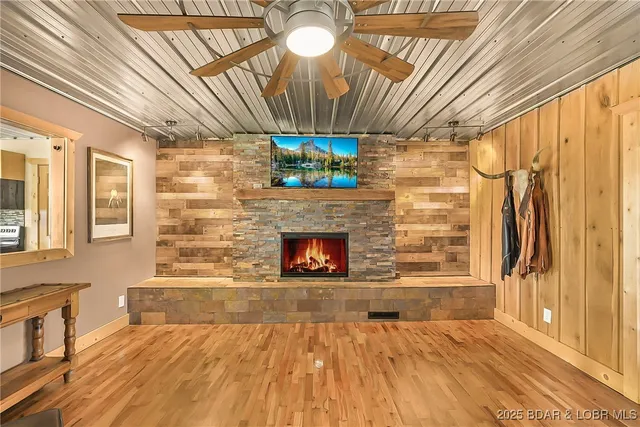 $385,000 | 69985 Highway 50, Tipton, MO 65081