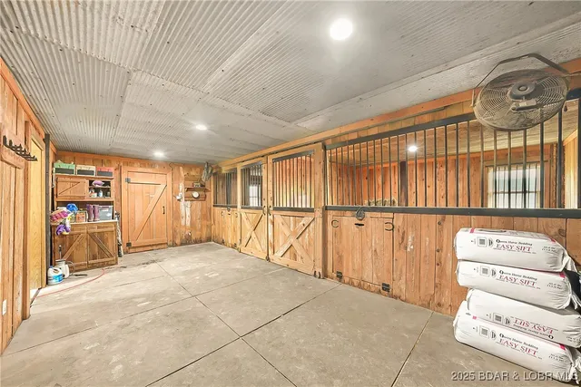 $385,000 | 69985 Highway 50, Tipton, MO 65081