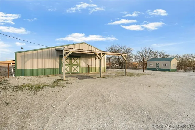 $385,000 | 69985 Highway 50, Tipton, MO 65081