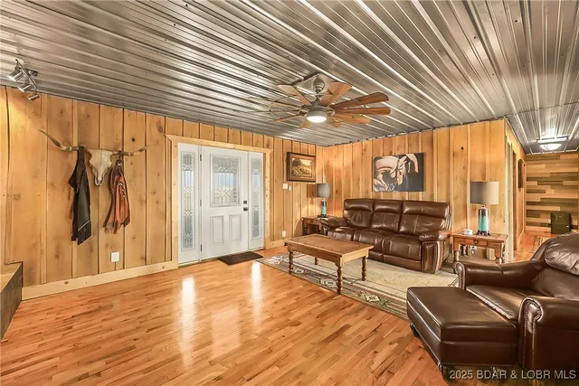 $385,000 | 69985 Highway 50, Tipton, MO 65081