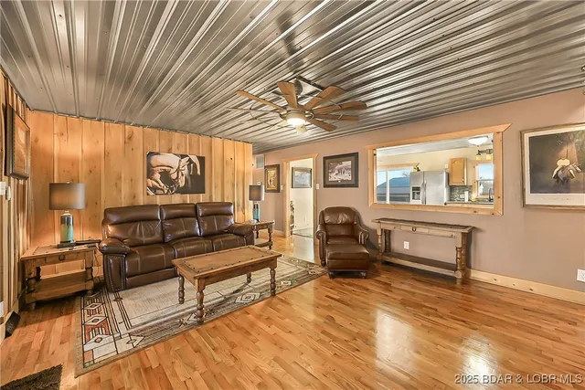 $385,000 | 69985 Highway 50, Tipton, MO 65081