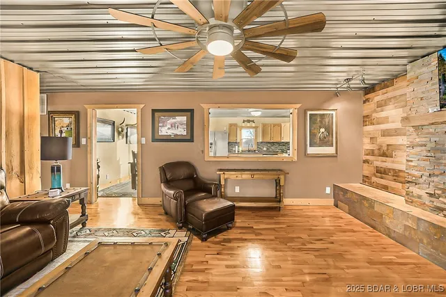 $385,000 | 69985 Highway 50, Tipton, MO 65081