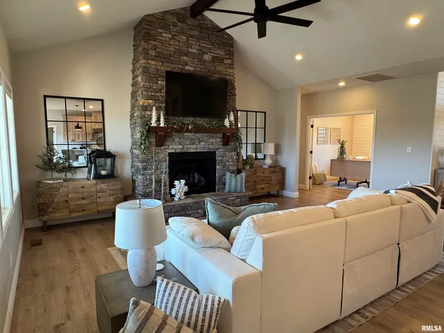 $999,500 | 3024 Wabash 12 Avenue, Mount Carmel, IL 62863