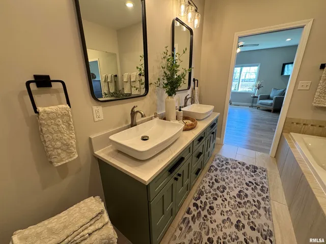 $999,500 | 3024 Wabash 12 Avenue, Mount Carmel, IL 62863