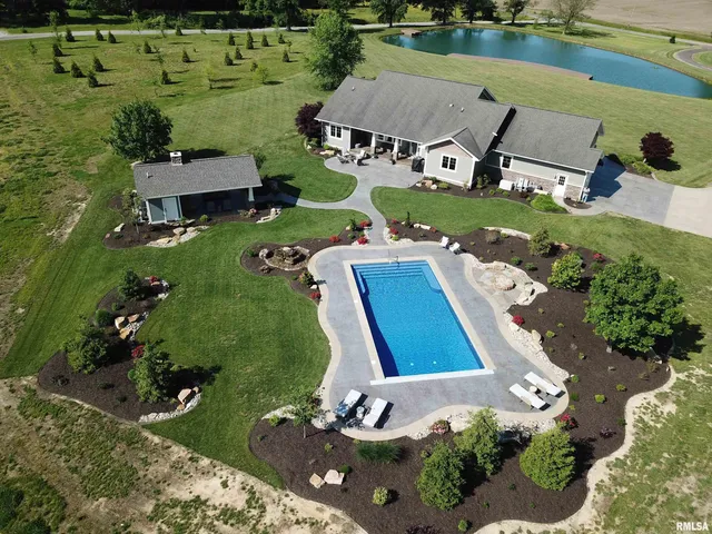 $999,500 | 3024 Wabash 12 Avenue, Mount Carmel, IL 62863