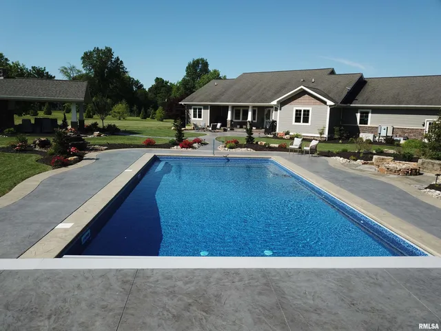 $999,500 | 3024 Wabash 12 Avenue, Mount Carmel, IL 62863