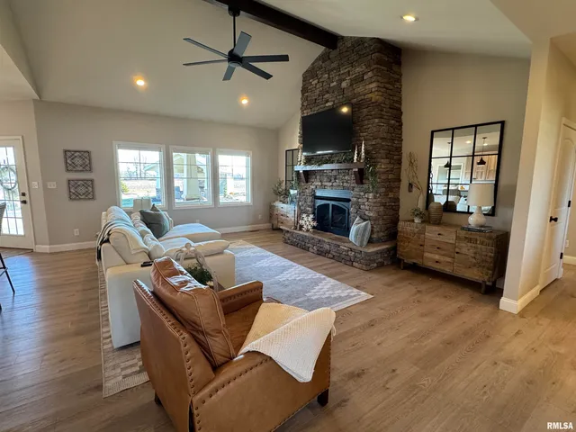 $999,500 | 3024 Wabash 12 Avenue, Mount Carmel, IL 62863