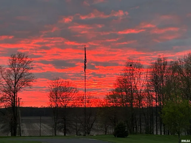 $999,500 | 3024 Wabash 12 Avenue, Mount Carmel, IL 62863