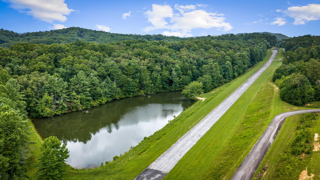 179 Cessna Loop Blue Ridge, GA 30513 - Photo 43 of 104 Gallery Image 43