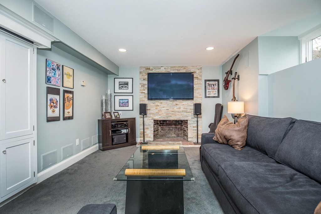 11 Cedar Road Andover, MA 01810 - Photo 24 of 30 Gallery Image 24