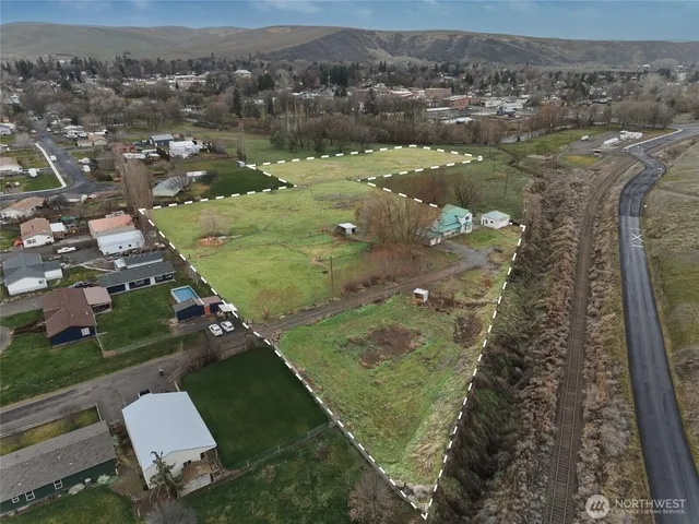 $359,000 | 244 East Camp Road, Waitsburg, WA 99361