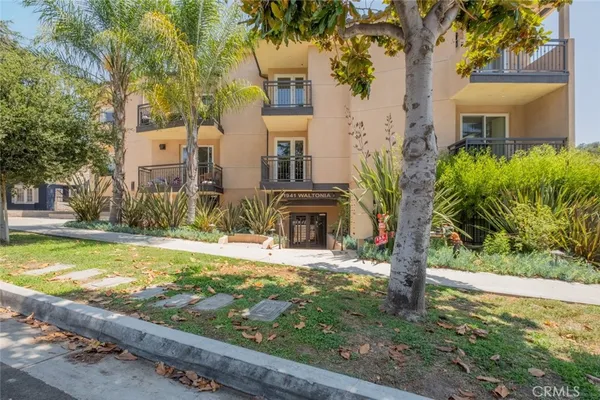 $4,350 | 1941 Waltonia Drive, Unit 300, Montrose, CA 91020